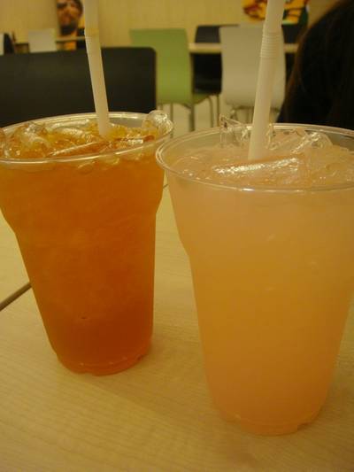 ดื่มน้ำเย็นๆ ที่ ร้านอาหาร Shogun Doburi