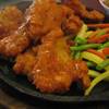 ไก่ทอดกะทะร้อน ที่ ร้านอาหาร เจริญไทย ซีฟู๊ด