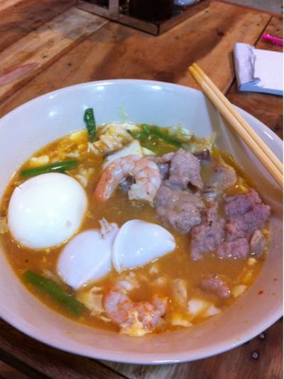 สามเด้ง ที่ ร้านอาหาร ก๋วยเตี๋ยวสามเด้ง