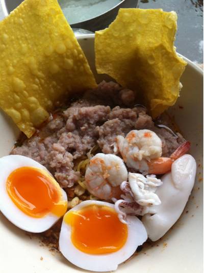 สามเด้ง ที่ ร้านอาหาร ก๋วยเตี๋ยวสามเด้ง