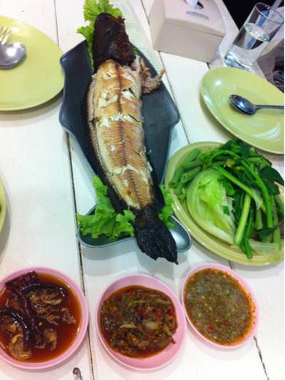 ร้านอาหาร แม่ลาปลาเผา ร้านอาหาร แม่ลาปลาเผา