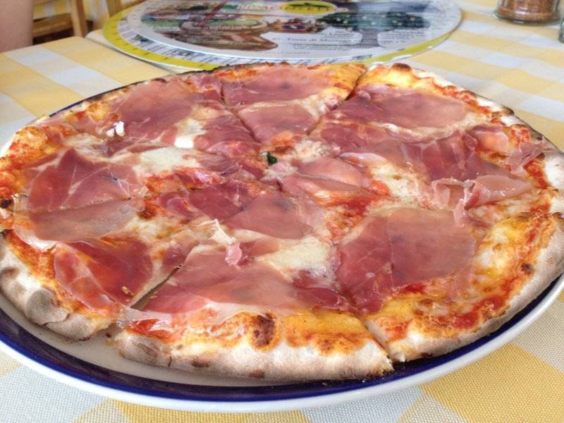 พิซซ่า Zanotti ที่ ร้านอาหาร Pizzeria Limoncello