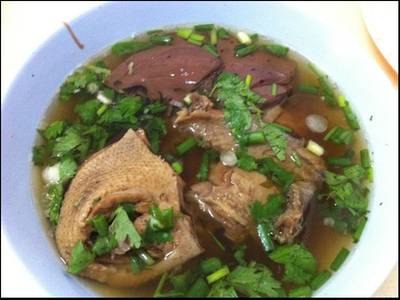 เกาเหลาเป็ดตุ๋น ที่ ร้านอาหาร กานต์ เป็ดตุ๋น