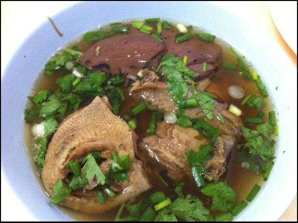 เกาเหลาเป็ดตุ๋น ที่ ร้านอาหาร กานต์ เป็ดตุ๋น