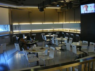 บรรยากาศที่นั่ง ที่ ร้านอาหาร เสต็กเทอริ ซีคอนสแควร์