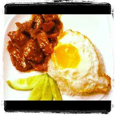 ข้าวหน้าเนื้อ ที่ ร้านอาหาร Made My Day ข้าวหน้าเนื้อ ที่ ร้านอาหาร Made My Day