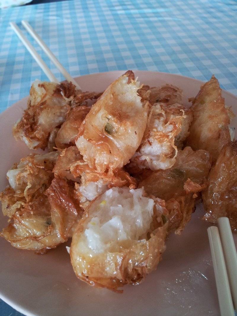ไช้เท้าทอด ที่ ร้านอาหาร ก๋วยเตี๋ยวลูกชิ้นปลานายหอย