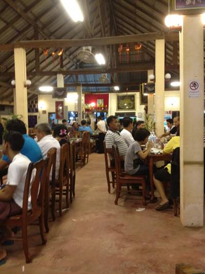 ร้านชวนชิม ที่ ร้านอาหาร ร้านชวนชิมซีฟู้ด