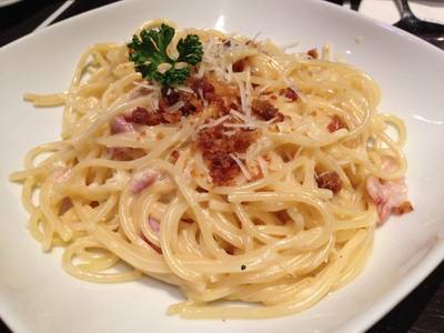 สปาเก็ตตี้คาโบนาร่า ที่ ร้านอาหาร Wine Connection Tapas Bar & Bistro Rain Hill