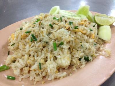 ข้าวผัดปู ที่ ร้านอาหาร ง่วนหลีหลังสวน