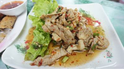 ร้านอาหาร ฝุ่นตลบ (สวนจตุจักร)