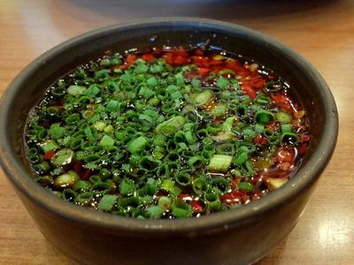 น้ำจิ้มสุกี้แบบเผ็ดของทางร้าน ที่ ร้านอาหาร Donabe สุกี้ยากี้แอนด์ชาบูชาบู RCA