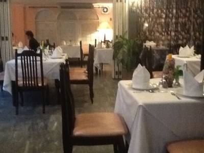 ร้านบรรยากาศอบอุ่น ที่ ร้านอาหาร Spa Foods กระท่อมมังสวิรัติ