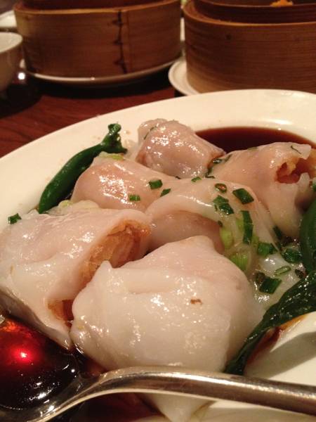บุฟเฟต์ติ่มซำมื้อเที่ยง. รสชาติธรรมดาม๊าก ที่ ร้านอาหาร Liu โรงแรม Conrad