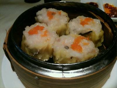 ขนมจีบกุ้ง ก้อนใหญ่มาก ที่ ร้านอาหาร Fei Ya