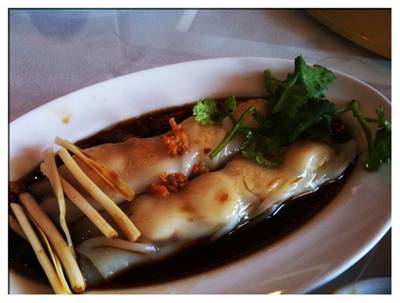 ก๋วยเตี๋ยวหลอดหอยเชลล์ ที่ ร้านอาหาร China Palace สี่พระยา