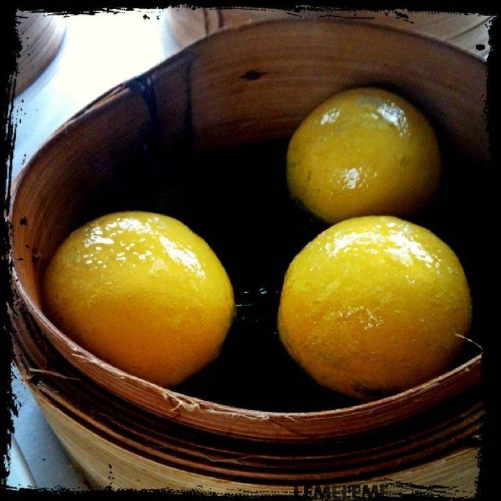 ซาลาเปานมสด เนื้อแป้งเด้งดึ๋งดี อร่อยครับ ที่ ร้านอาหาร Bai Yun
