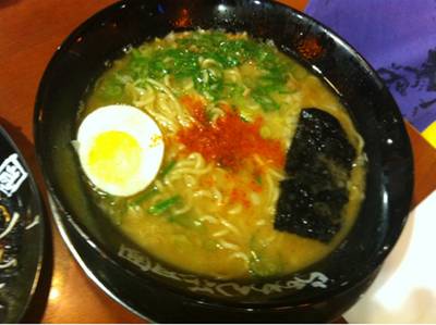 ramen ปลา ที่ ร้านอาหาร Arashi ramen ปลา ที่ ร้านอาหาร Arashi