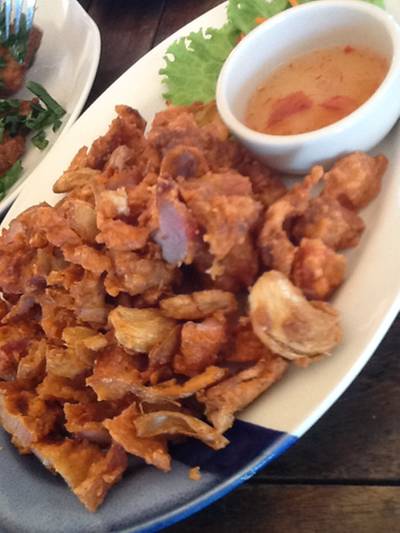 หมูทอดก็โอเค ที่ ร้านอาหาร เฮือนธารา