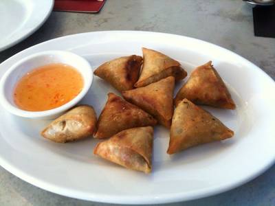 ซาโมซ่า ที่รสชาติเหมือนปอเปี๊ยะทอด -_- ที่ ร้านอาหาร S&P Top's Sukha 3