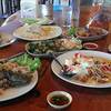 ยำปลาดุกฟู ตำไข่เค็ม อร่อยเหาะ  ที่ ร้านอาหาร ครัวสวนปาล์ม ซีฟู๊ด