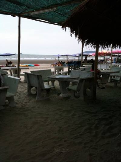 บรรยากาศภายในร้าน ที่ ร้านอาหาร เปิ้ล ซีฟู้ด (Ple Seafood)