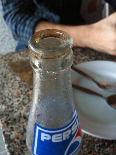 Pepsi เสิร์ฟพร้อมสนิม ที่ ร้านอาหาร เปิ้ล ซีฟู้ด (Ple Seafood)