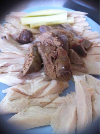 ข้าวมันไก่เนื้อนุ่ม ที่ ร้านอาหาร ข้าวมันไก่เจริญนคร