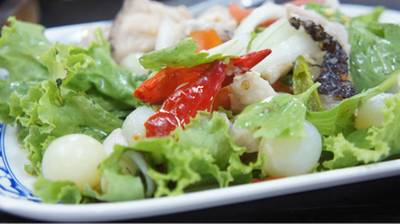 ยำไข่ปลาเรียวเซียว ราคา 130บาท ที่ ร้านอาหาร อนันทยา จอมเทียน ซีฟู้ด
