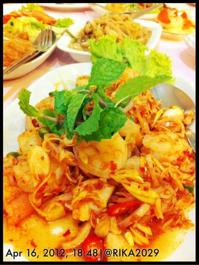 กุ้งพล่า ที่ ร้านอาหาร พงหลีภัตตาคาร