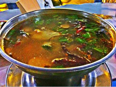 ร้านกุ้งเป็น ที่ ร้านอาหาร ร้านกุ้งเป็น (เจ้เน้ยกุ้งเป็น)