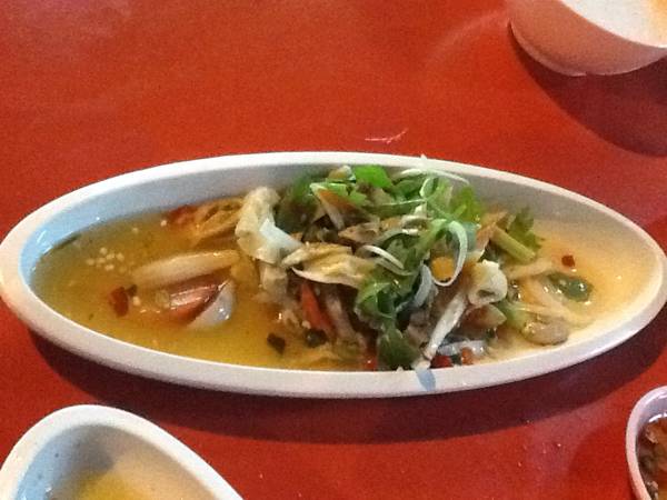 ยำไส้ตัน ที่ ร้านอาหาร ร้านอาหารกลมวรรณ