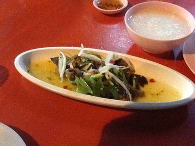 ยำปลาสลิด ที่ ร้านอาหาร ร้านอาหารกลมวรรณ