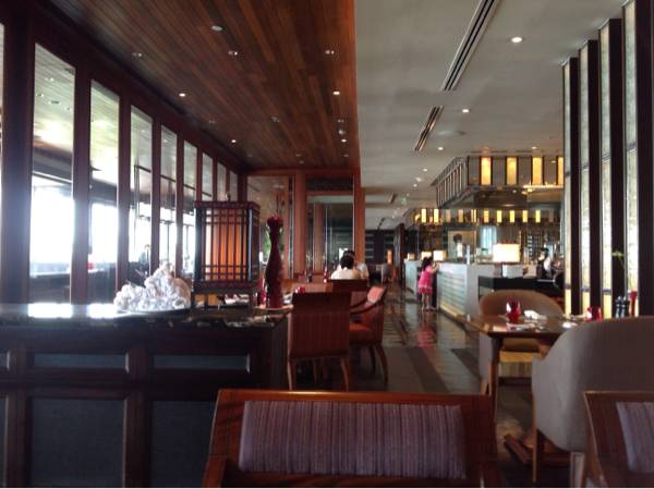 บรรยากาศดี อาหารคนละเรื่อง ที่ ร้านอาหาร Panorama Crowne Plaza Hotel