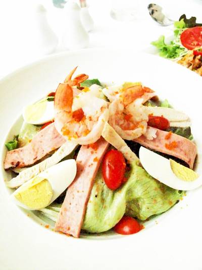 The Anna Salad ที่ ร้านอาหาร The Anna Restaurant & Art Gallery