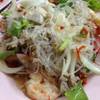 ยำรวมมิตร ที่ ร้านอาหาร ข้าวต้มเจ้ลั้ง