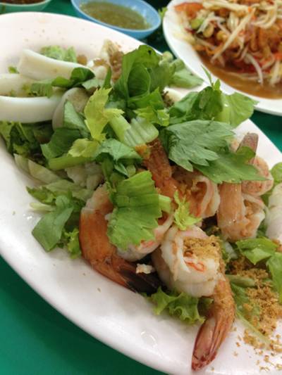 ทะเลลวกจิ้ม ที่ ร้านอาหาร ชาวเล ทะเลลวกจิ้ม ที่ ร้านอาหาร ชาวเล