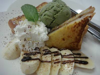 Banana Choco French Toast ที่ ร้านอาหาร Let's Sweet (Cafe & Pancake House)