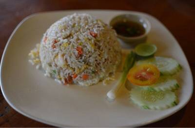 ข้าวผัดกุ้ง ที่ ร้านอาหาร ครัวสวนปาล์ม ซีฟู๊ด ข้าวผัดกุ้ง ที่ ร้านอาหาร ครัวสวนปาล์ม ซีฟู๊ด