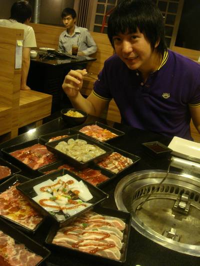 กิน กิน กิน ^o^ ที่ ร้านอาหาร Grilliku