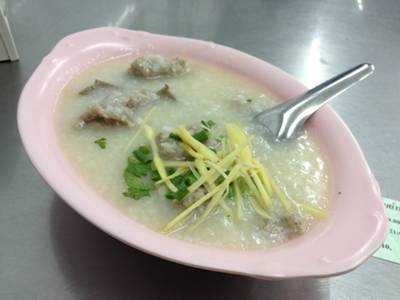 โจ๊กของผมใส่ทุกอย่าง ที่ ร้านอาหาร โจ๊กสามย่าน