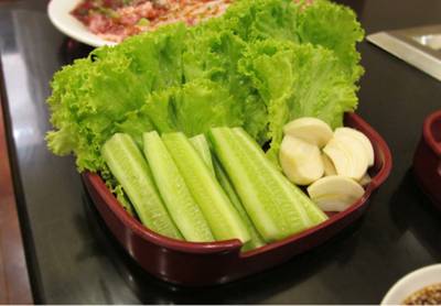 ผักสด ที่ ร้านอาหาร บูตะกริลล์