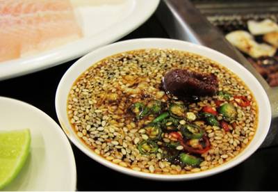 น้ำจิ้มรสเด็ด ที่ ร้านอาหาร บูตะกริลล์