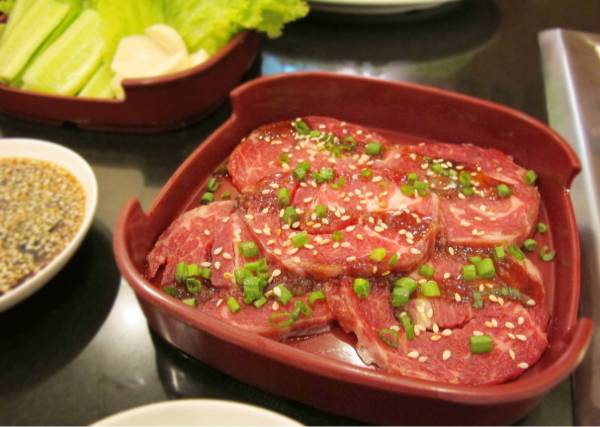 เนื้อย่าง ที่ ร้านอาหาร บูตะกริลล์