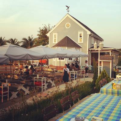 ร้านอาหาร บ้านน้ำเคียงดิน