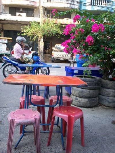 ที่นั่งในร้าน ที่ ร้านอาหาร ผัดไท-หอยทอด พหล 69