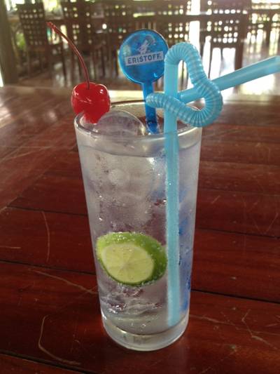 เครื่องดื่มจินโทนิก ที่ ร้านอาหาร ร้านอาหารสวนปู