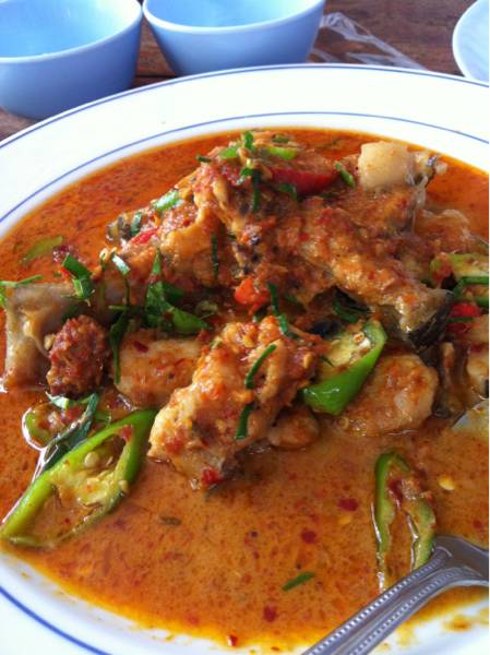 ฉู่ฉี่ปลาคัง ที่ ร้านอาหาร ครัวแม่สมสอง 