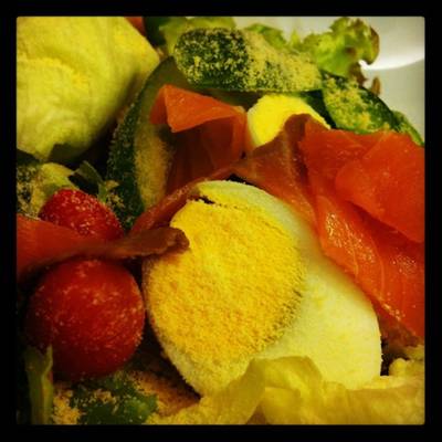"salmon salad" yum!!! ที่ ร้านอาหาร The Butterhead