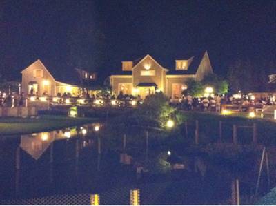 ร้านอาหาร บ้านน้ำเคียงดิน